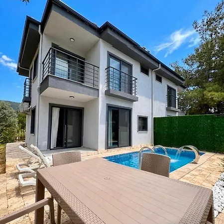 Duplex With Private Pool In Akyaka Atakoey